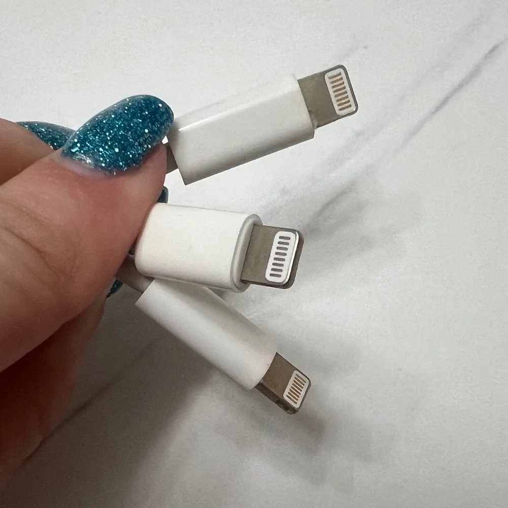 Apple Lightning to 3.5mm Headphone Jack Adapter A1749 Lot of 3 White Dongles